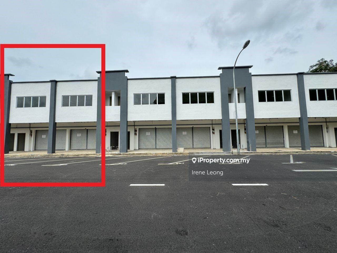 Intermediate & Double Storey Shop lot Behind Tmg Supermarket Raub 