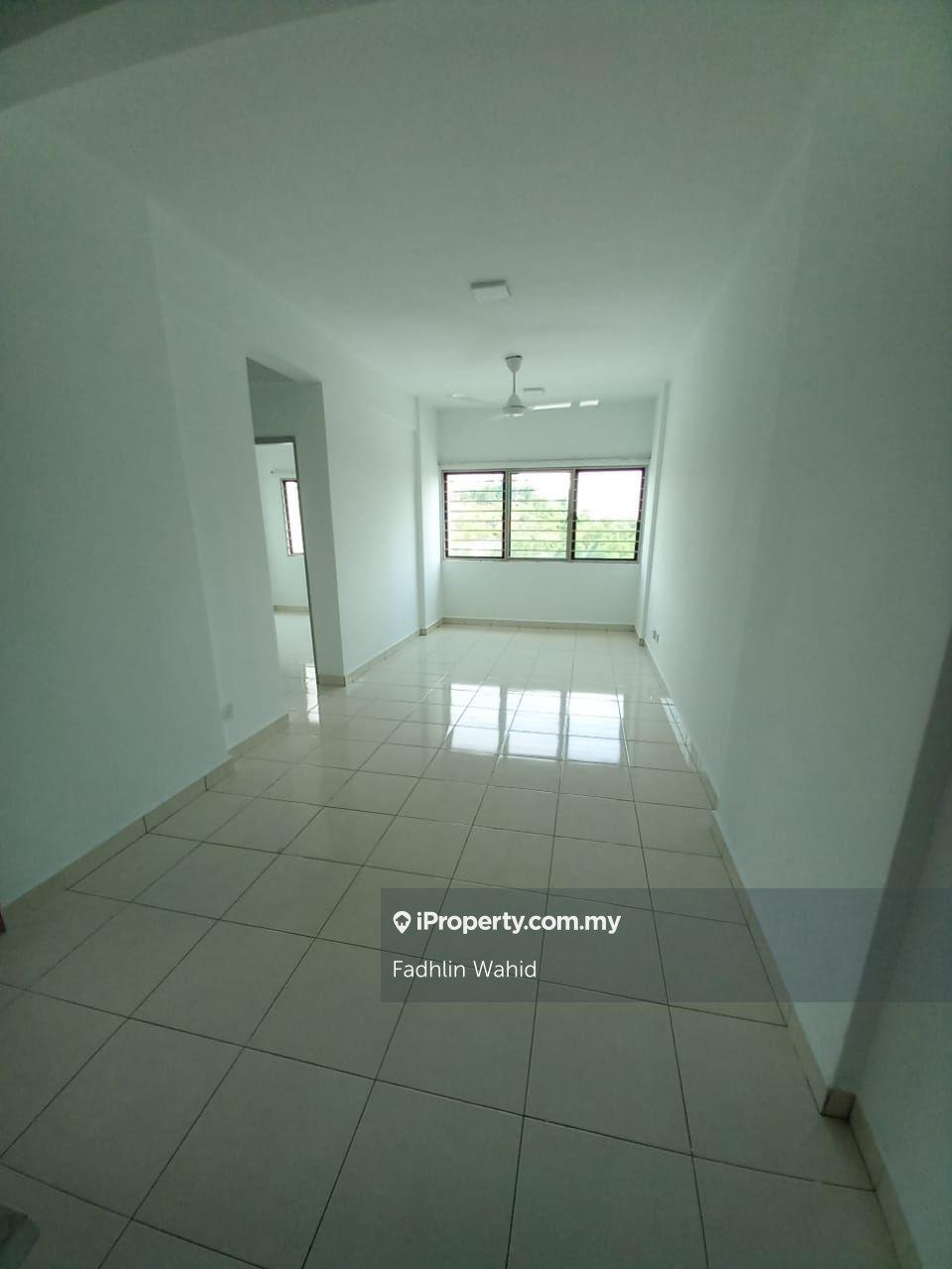 Suria Ixora, Setia Alam, Freehold apartment for sale