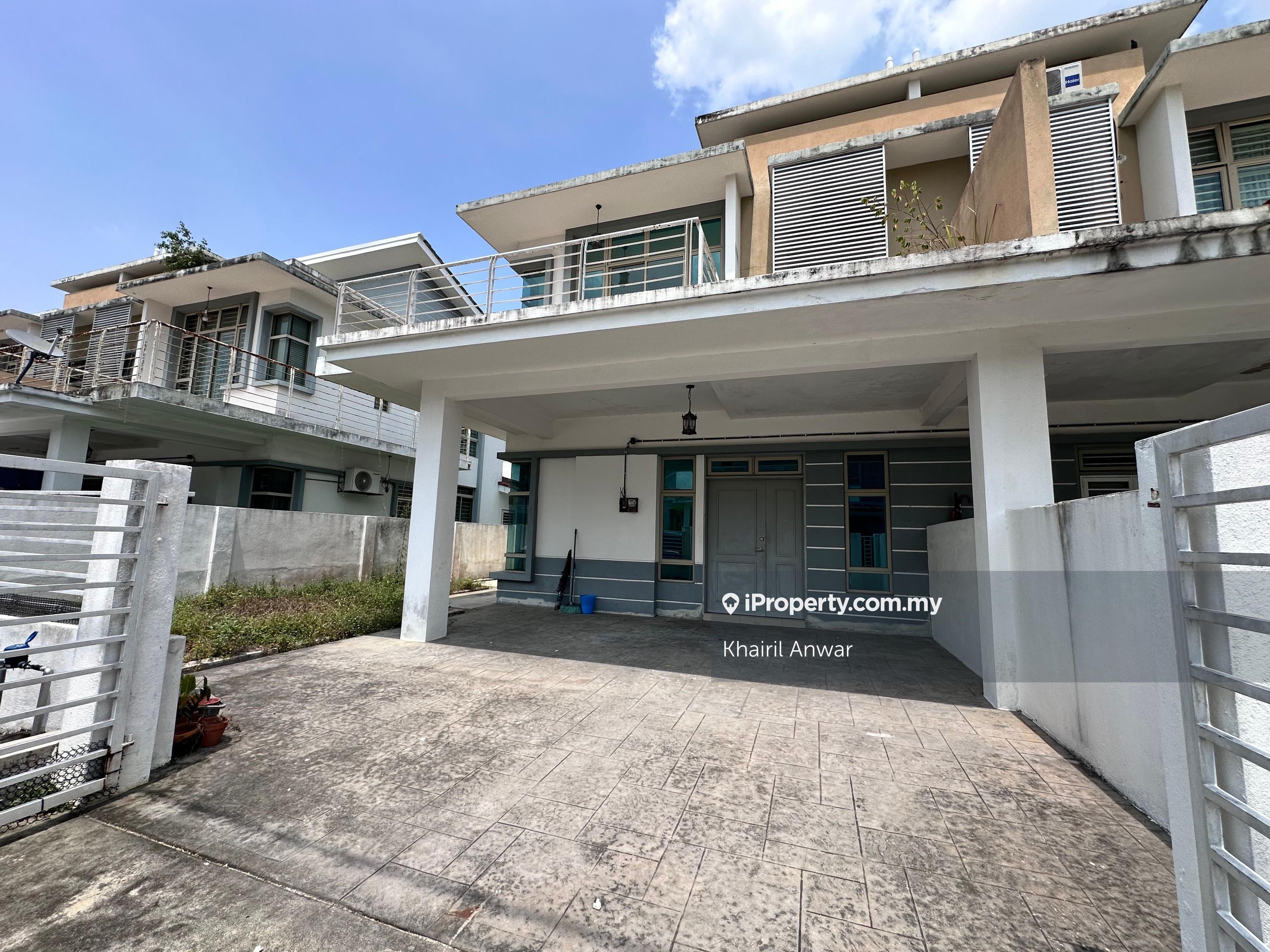 Cluster semi detached. Gated and guarded.