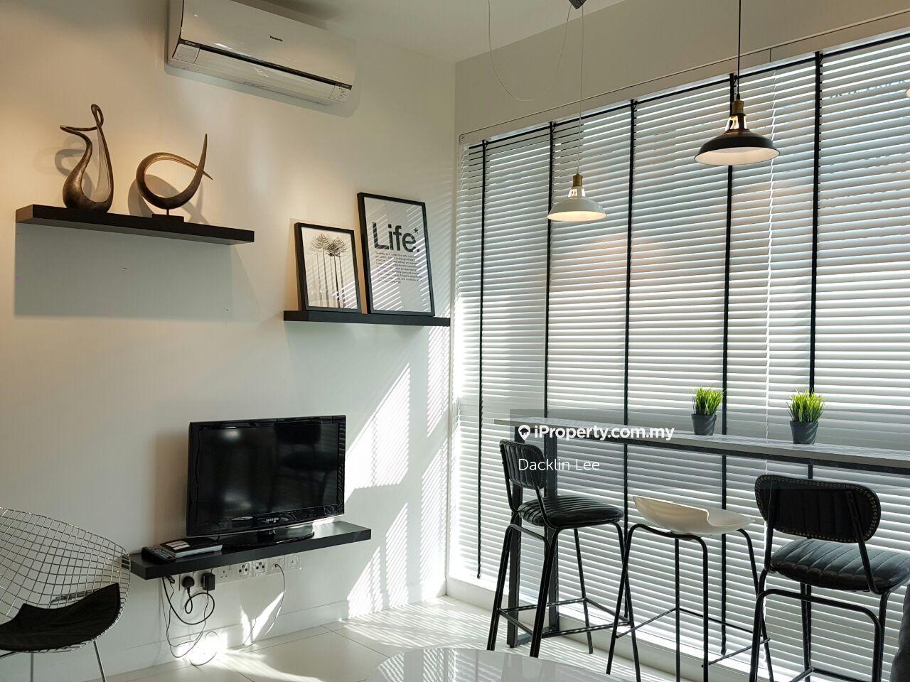 Luxury Apartment with Stunning Views in the City Center!