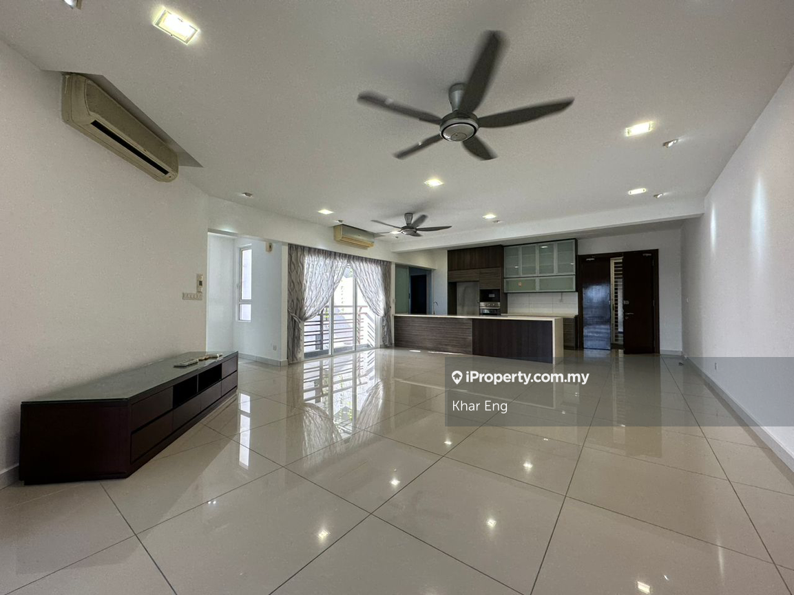 High floor unobstructeded view