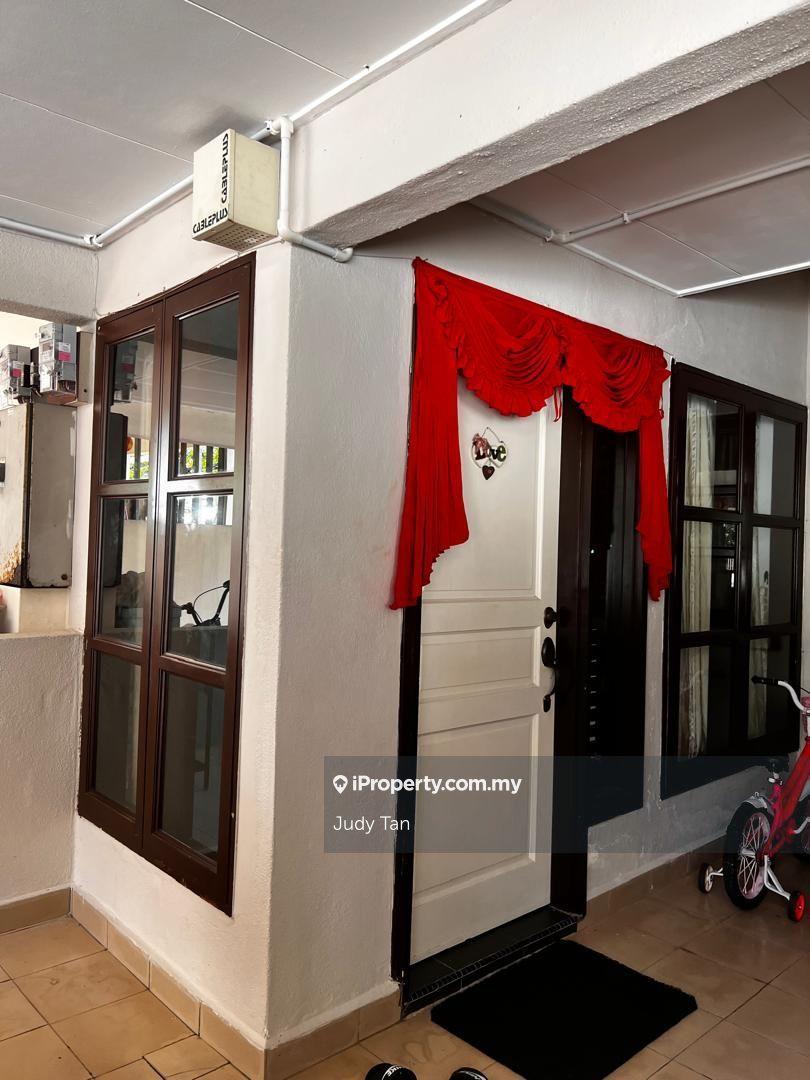 Townhouse at Monterez Golf Club for Sale