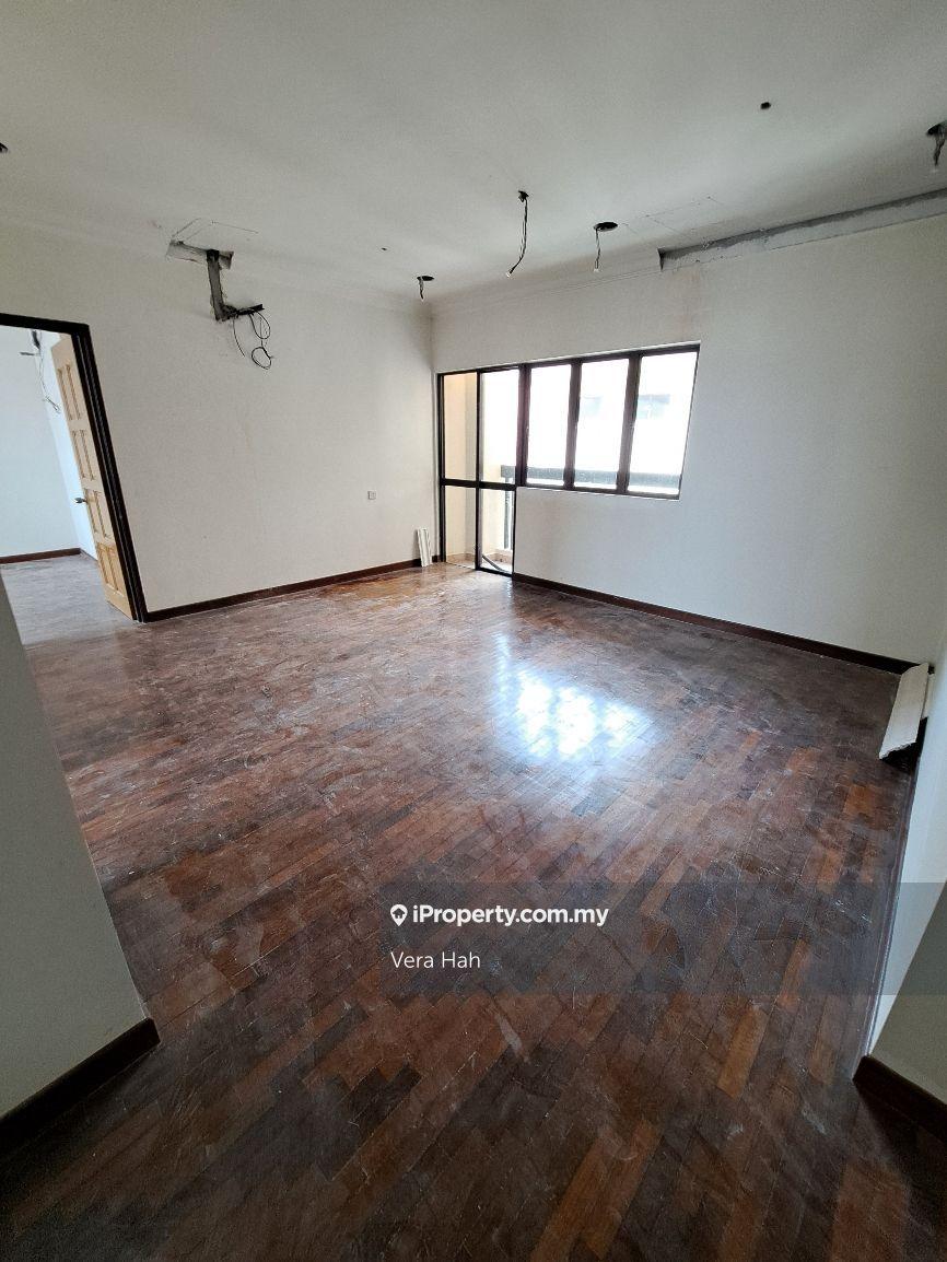 Bare unit duplex penthouse 
