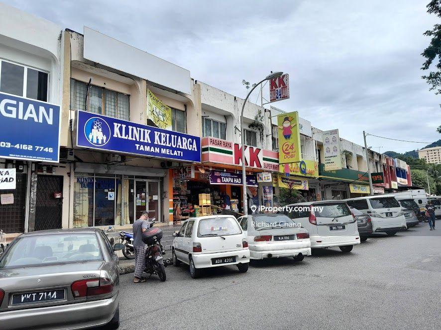 2-Storey Shop In A Very Vibrant & Established Retail Cluster For Sale