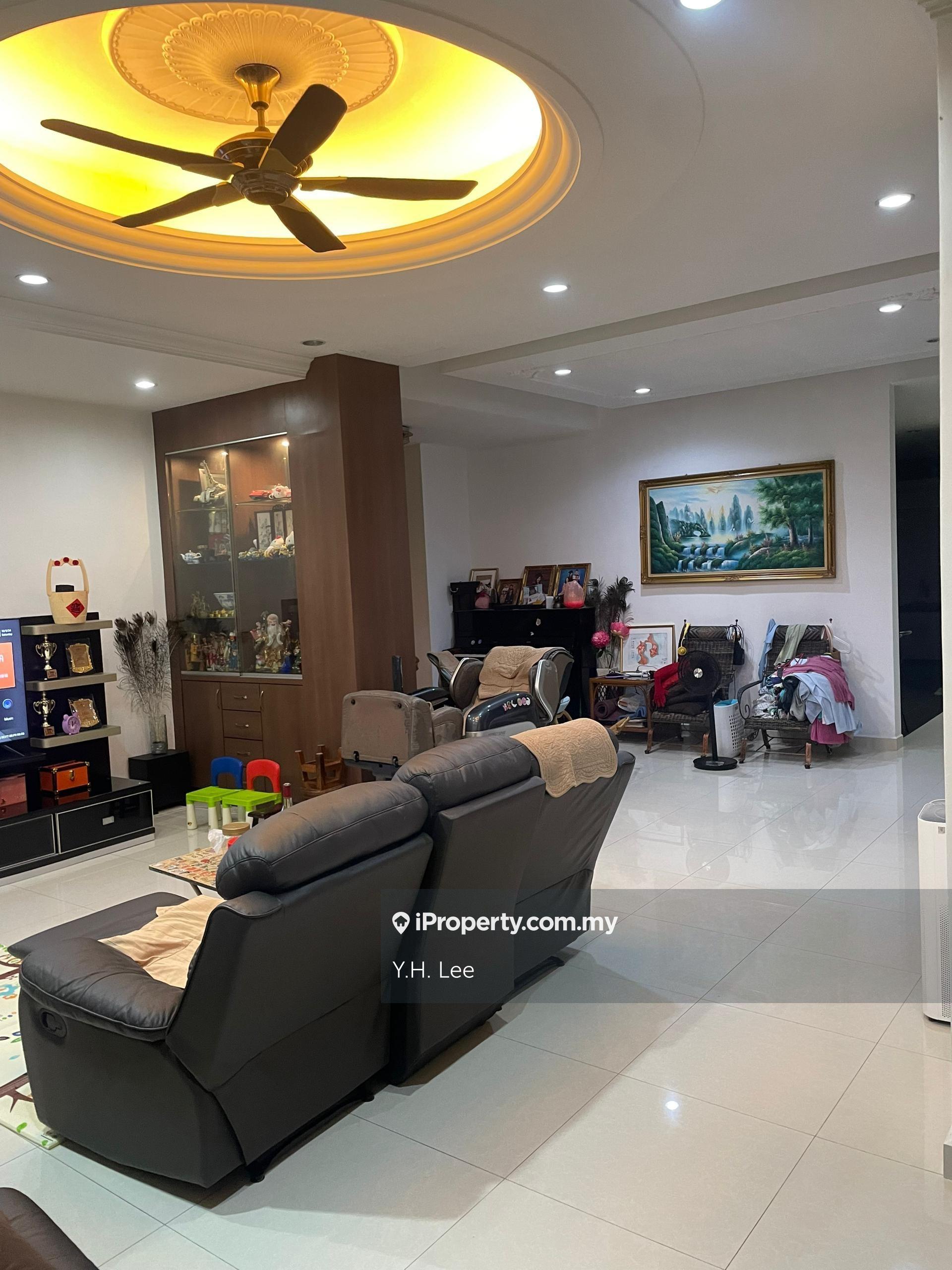 Bandar Kinrara Corner 2 Sty House, Puchong Limited unit