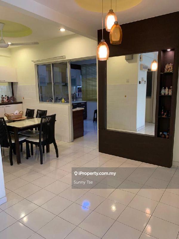 Putra Place 1000sft Fully Reno Furn near Queensbay
