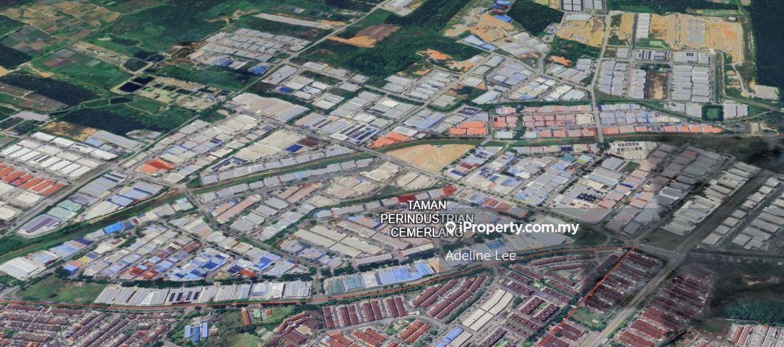 Detached factory at Desa Cemerlang for sales.