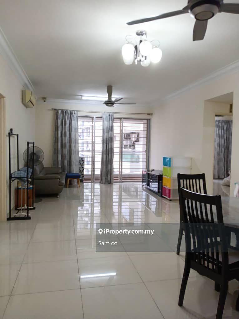 Big size endlot, clean, renovated, tiptop maintained, furnished. 