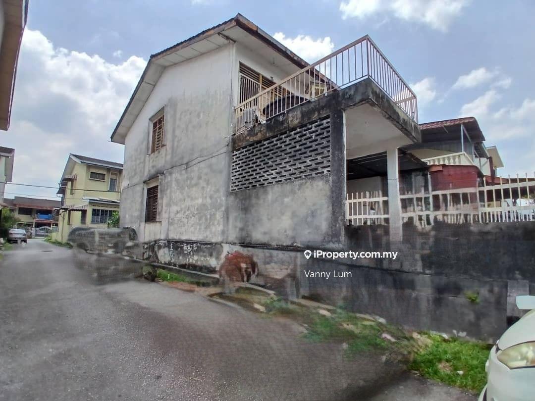 Oug Basic End Lot 2 Storey Terrace House Free Hold Below Bank Value