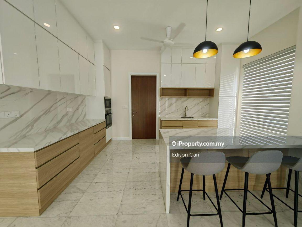 Semi-D house for Rent