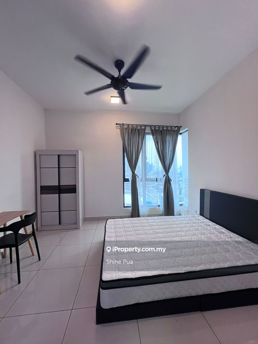 Room Only KL Traders Square Room For Rent