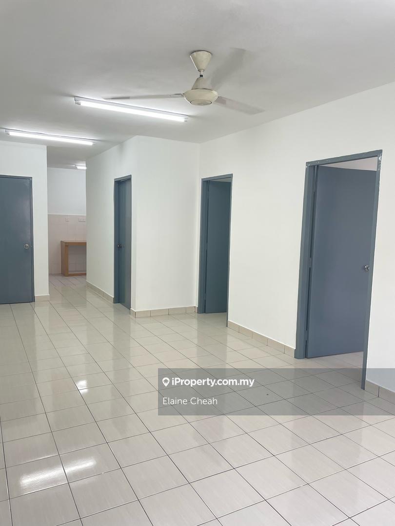 Near Selayang Hospital, Short Walk to Selayang 168 Mall