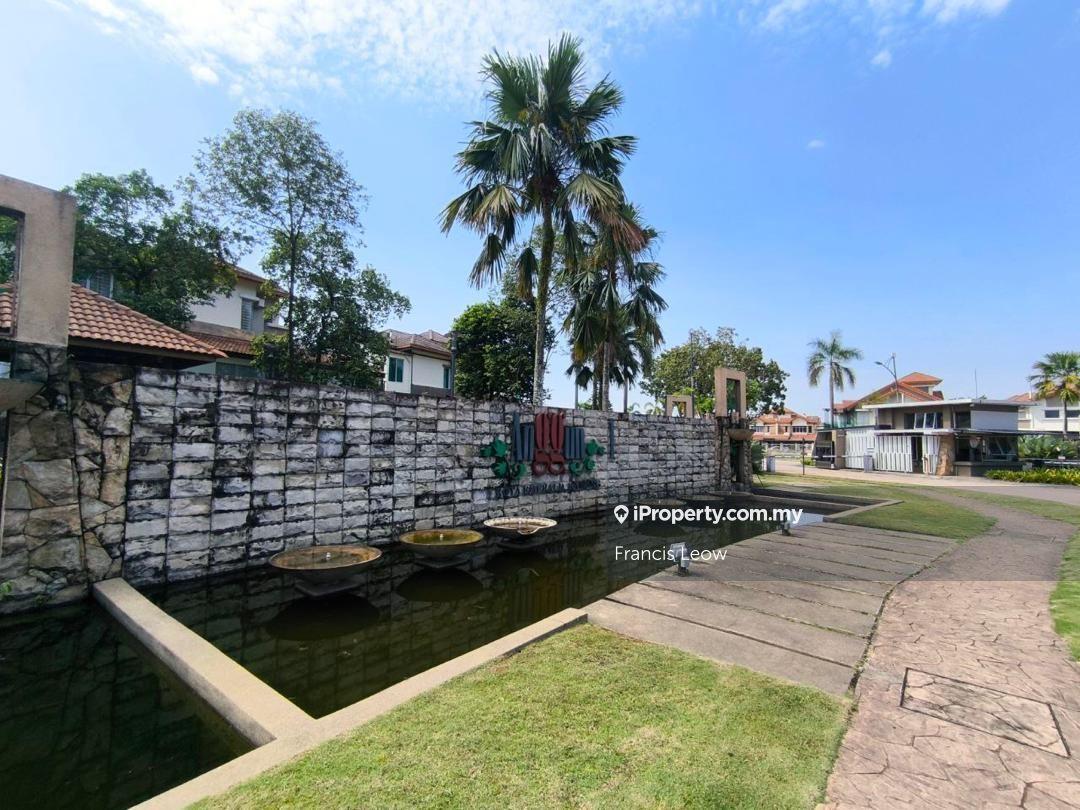 2 Storey link house with Gateless Facing Aeon Rawang