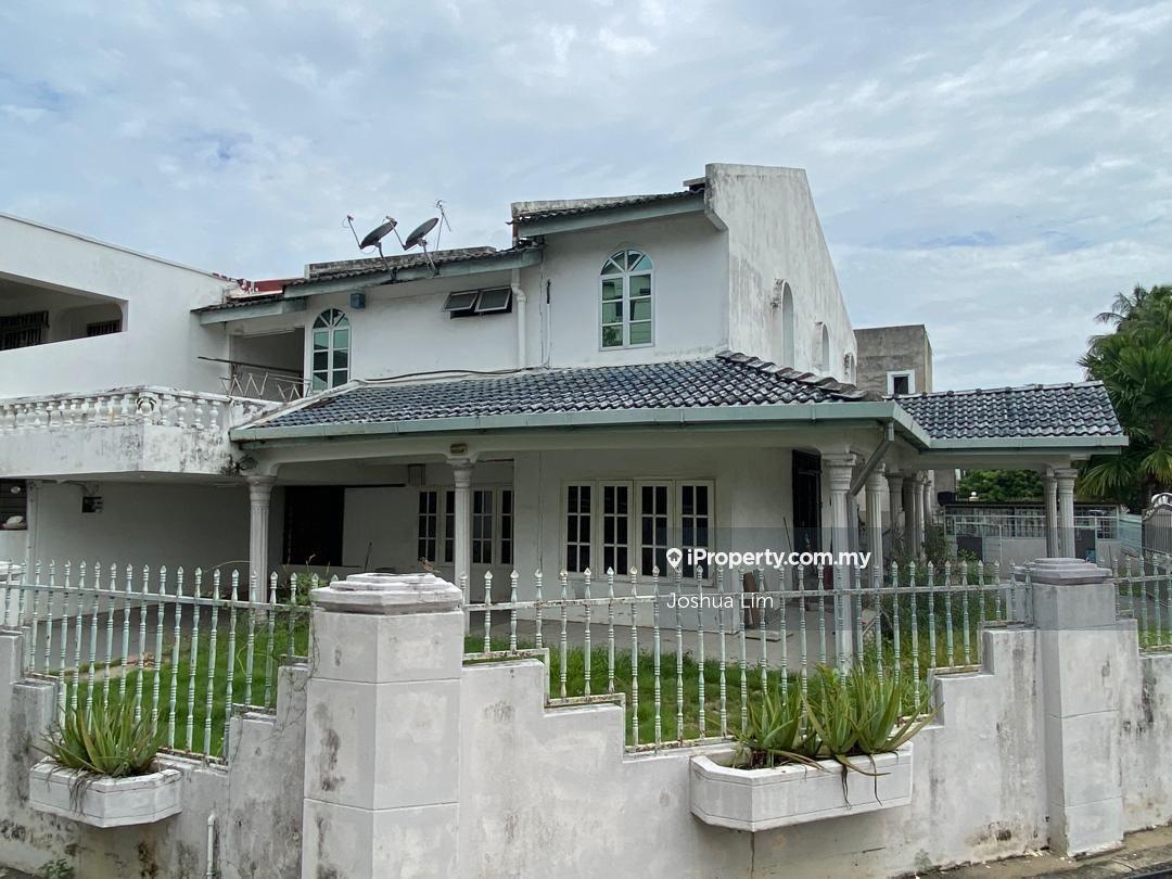 Corner Unit, Big Land For Sale