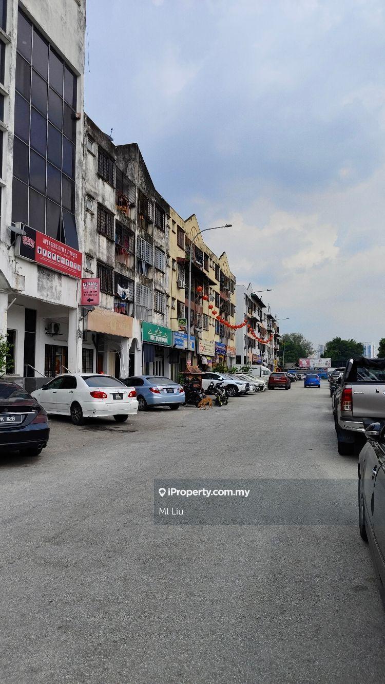Taman Sri Kuching, Jalan Kuching