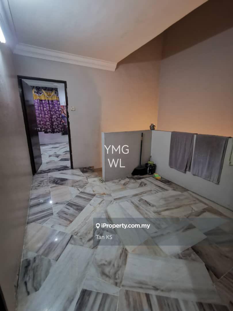 Sentosa Klang (Jalan Laksamana) 2 Storey House for Rent rm1500