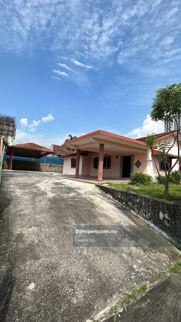 Taman Abad, Jb Town area single bungalow house for rent 