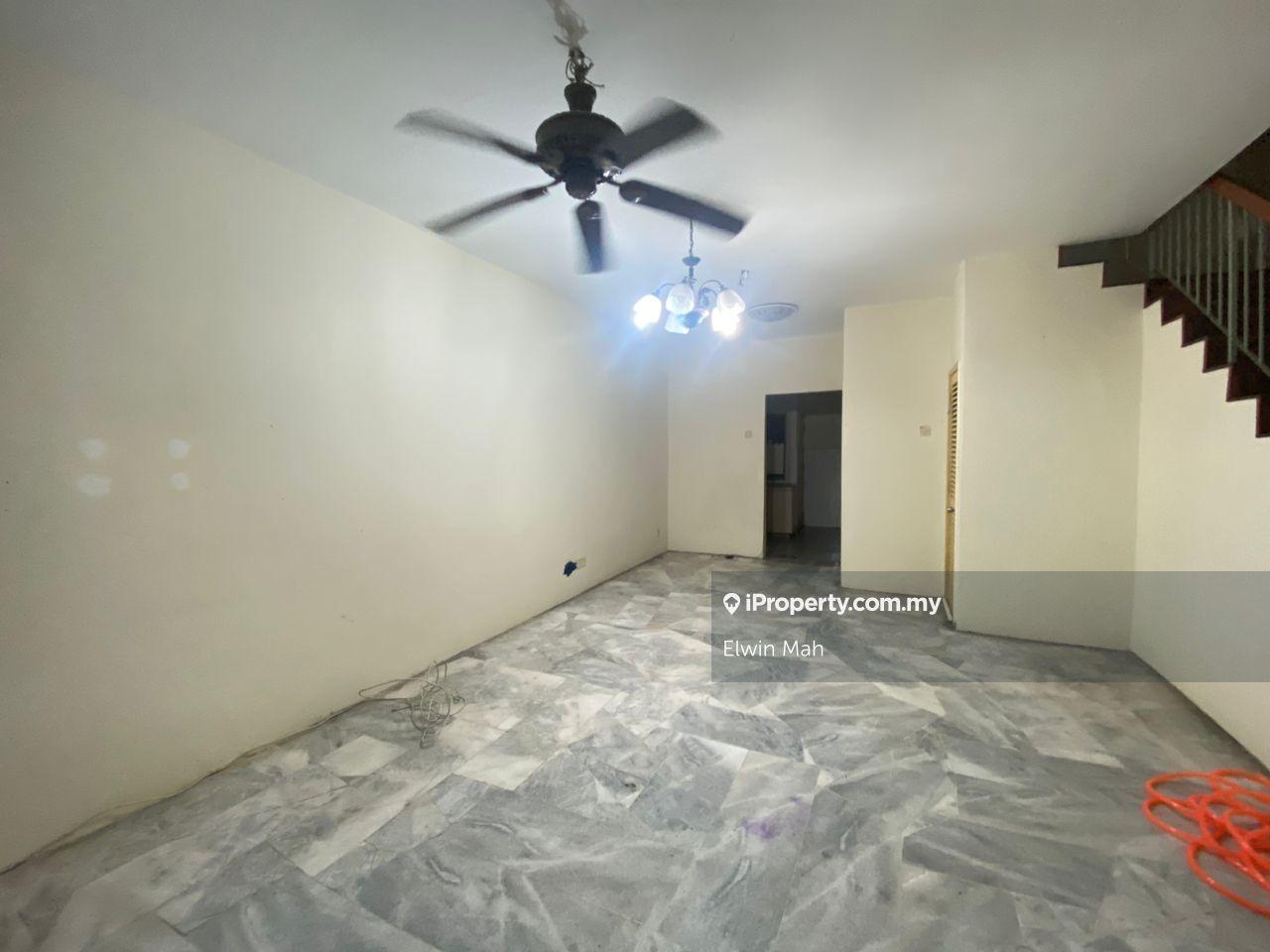 Murah Unit & Well Kept 2 Storey Terrace Call Elwin For Viewing