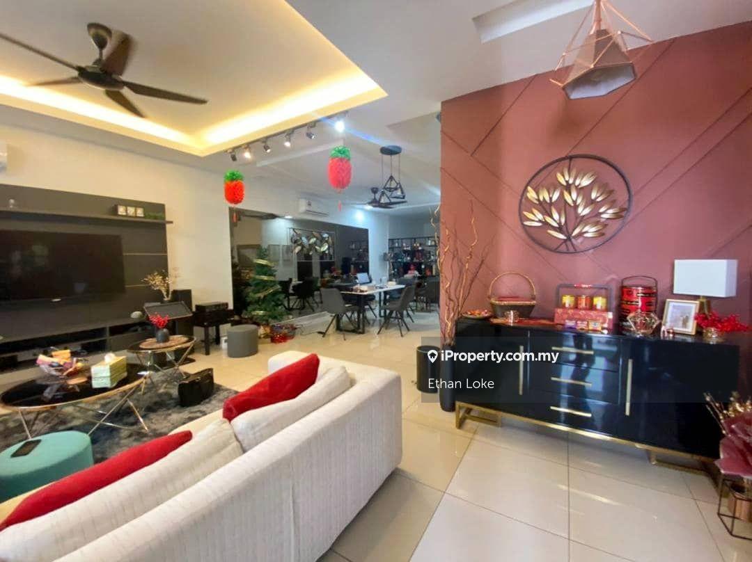 Freehold, 3 storey Terrace, Fully Renovated