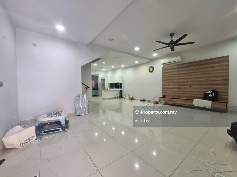 Cheapest Renovated 2.5 Storey 22x75 Cassava Bandar Puteri Klang
