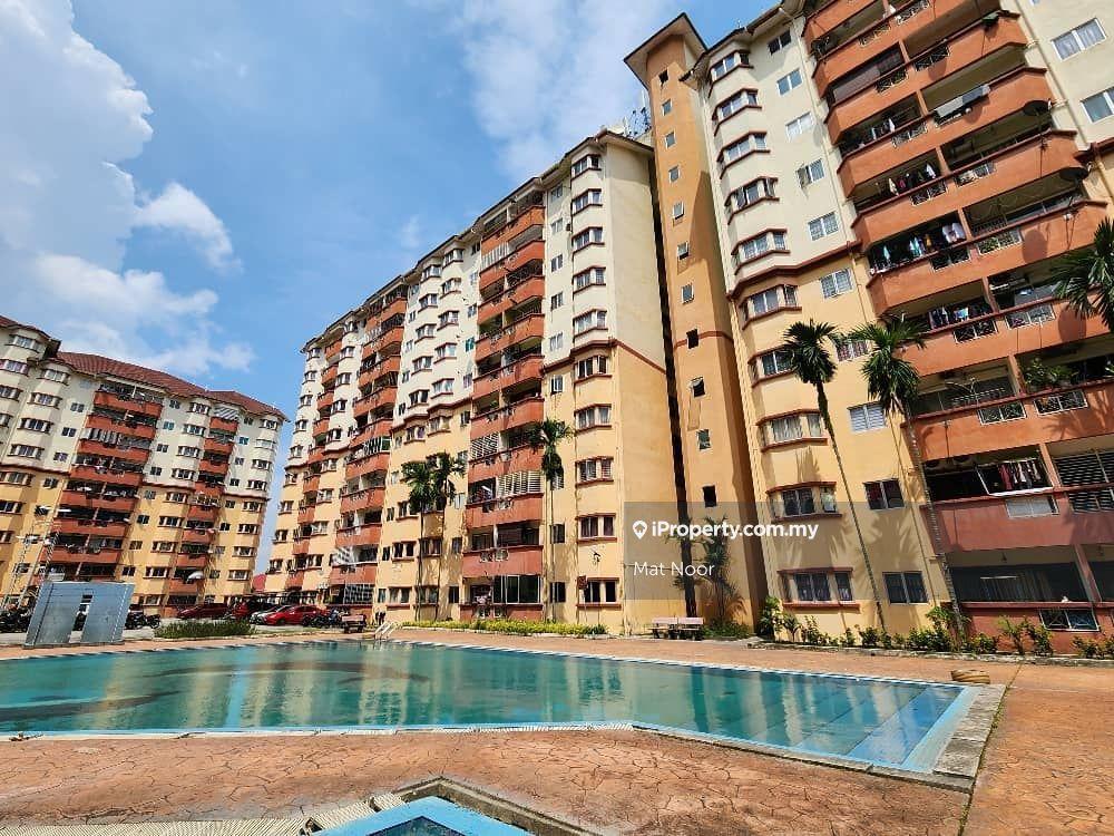 Renovated Amazing Heights Freehold Apartment 