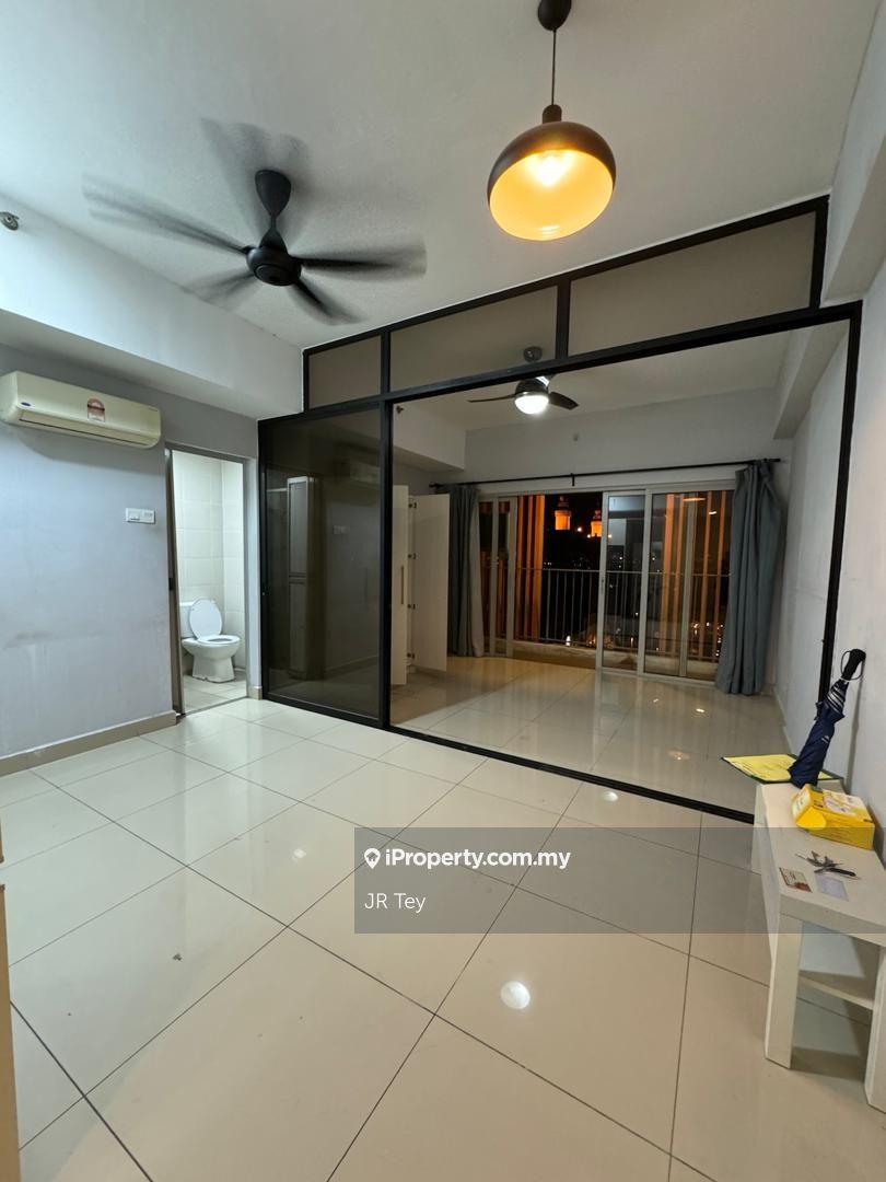 Below market 450sf Studio Renovated Freehold Suria Jelutong Shah Alam