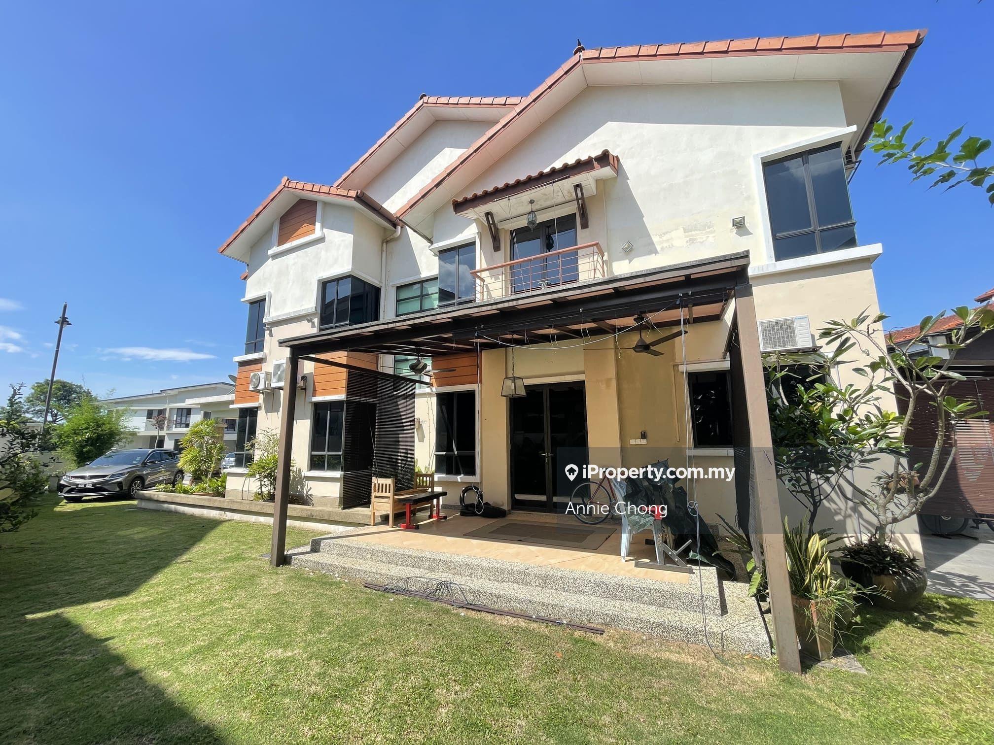 Big Semi-D with Landscaped Garden. Scenic & Peaceful. 8min to Pavilion