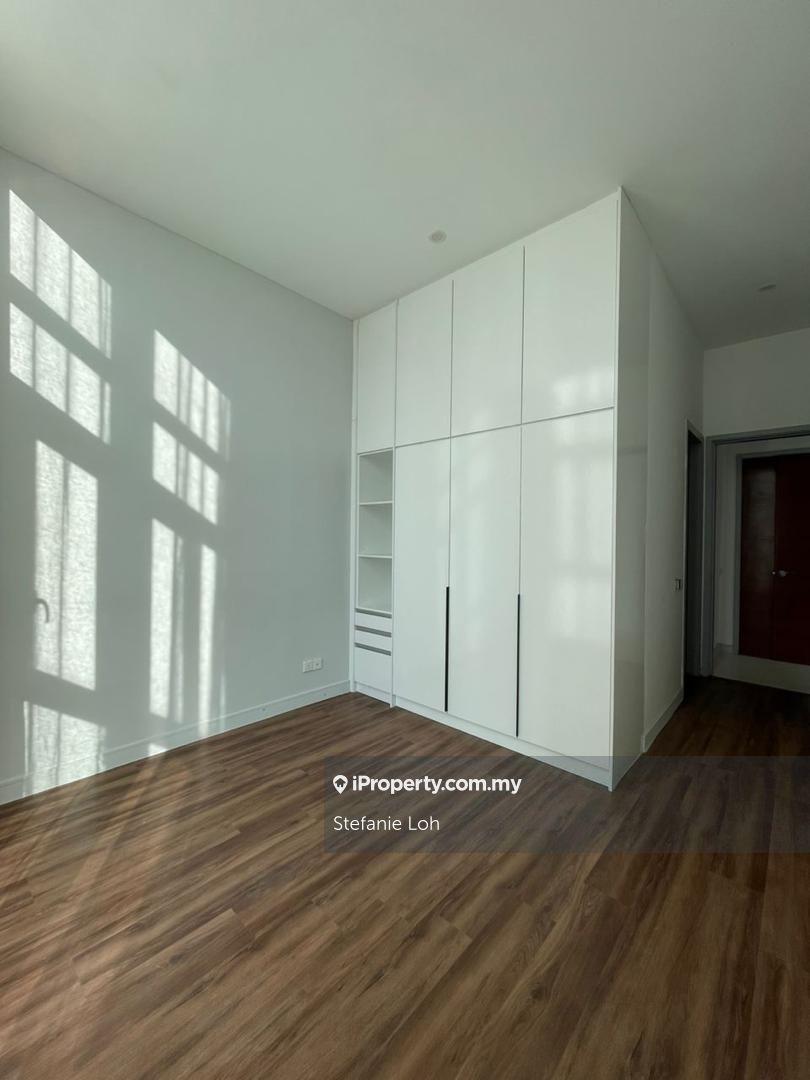 Spacious 2 Bedroom Unit at Jalan Pinang Near KLCC Pavilion Freehold