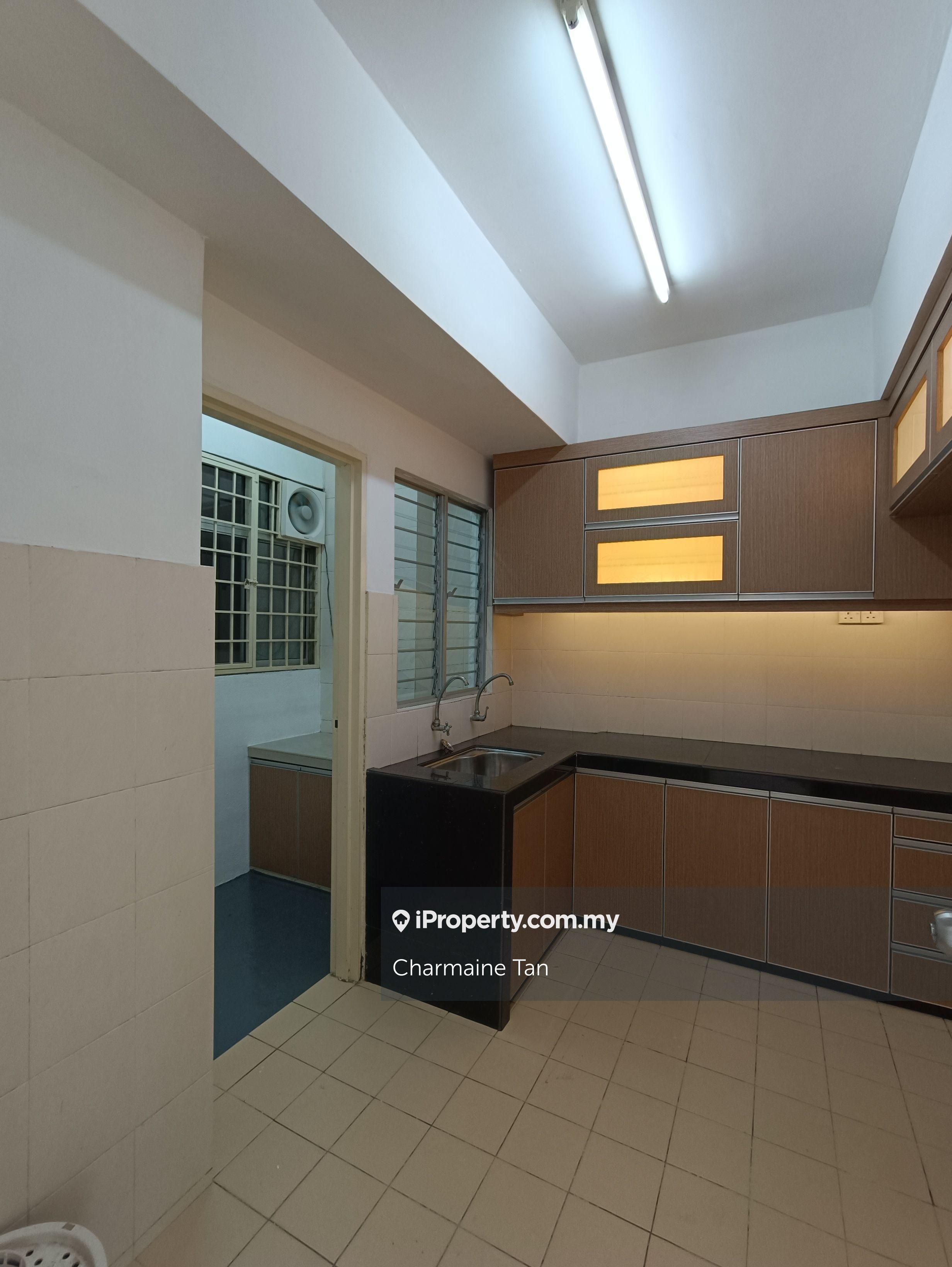 Menjalara Plaza Medan Putra Avelon freehold 3 rooms high floor furnish