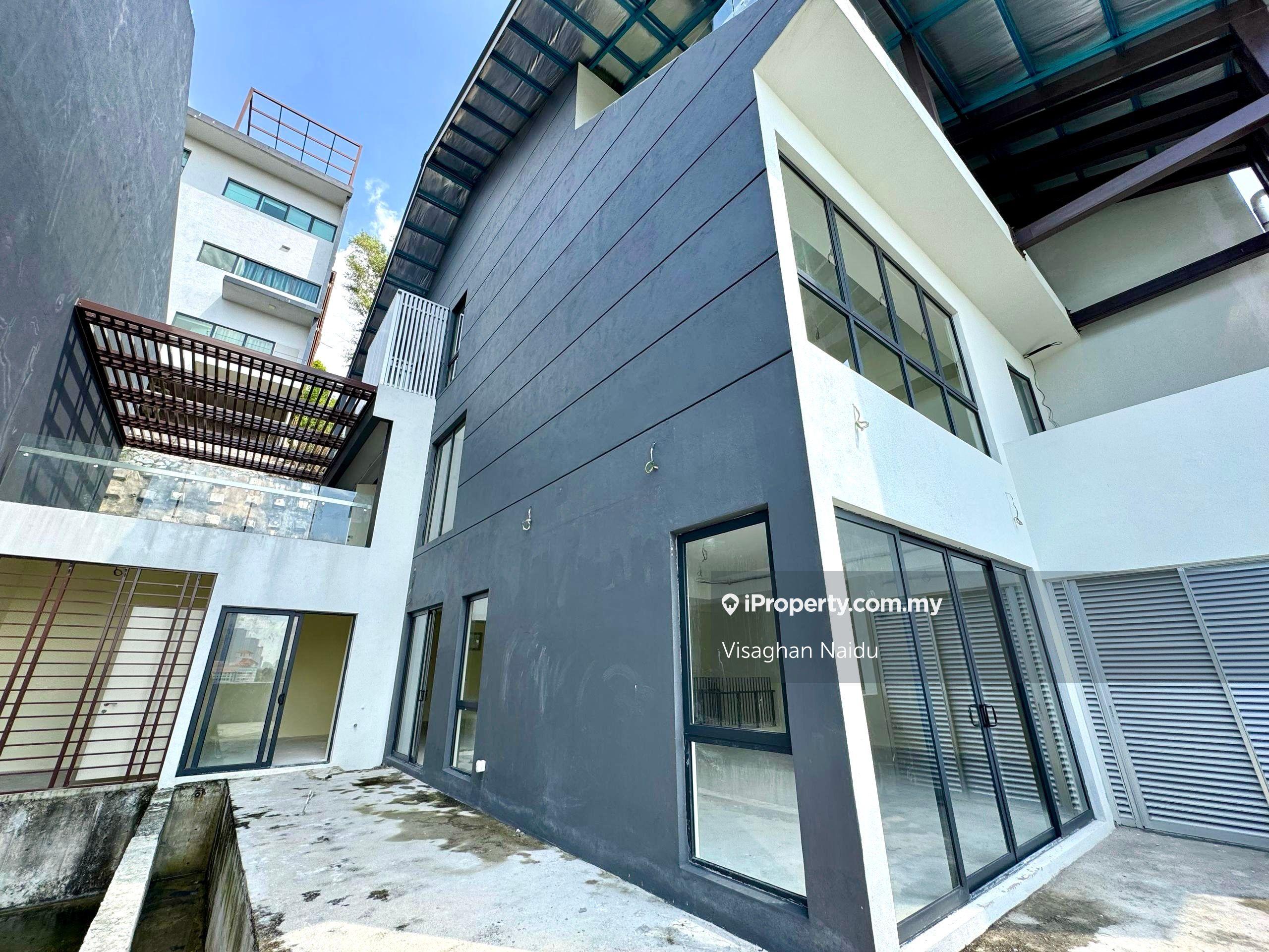 Santuari Park Pantai - Exclusive 3-Sty Stratified Courtyard Villas