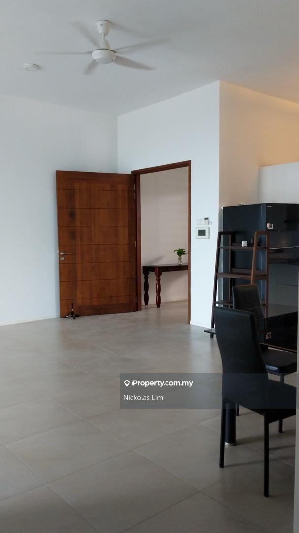 Distance seaview, peaceful and quiet, strategic location, Penang