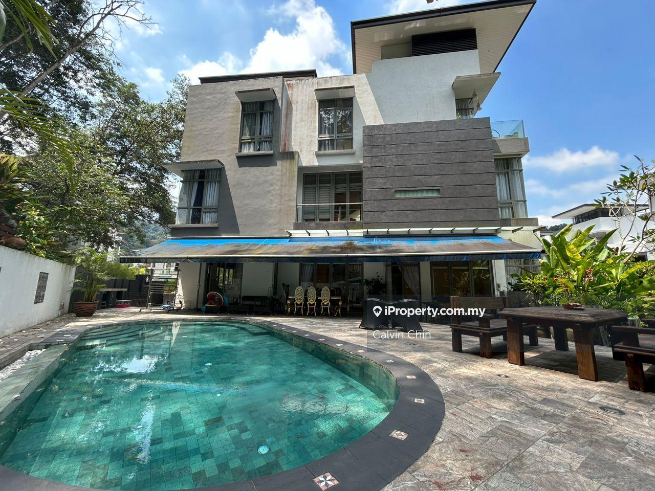 Corner lot with private pool