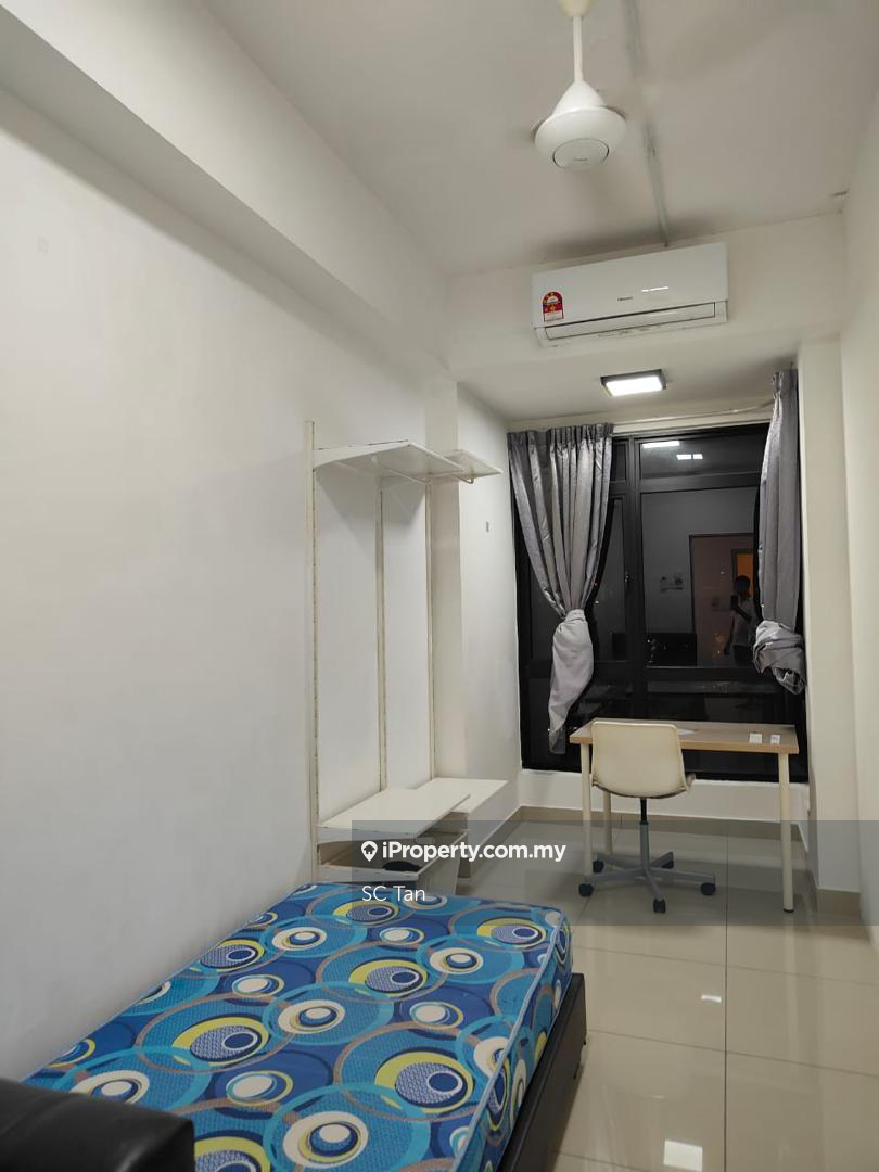 Serviced Residence At Glenmarie For Sell