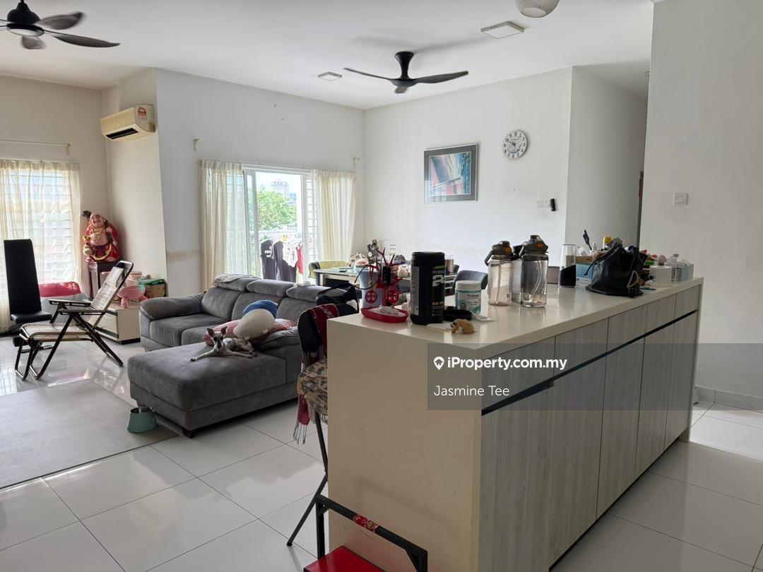 Spacious, 4 Bedrooms, 1 store room, suitable for big family
