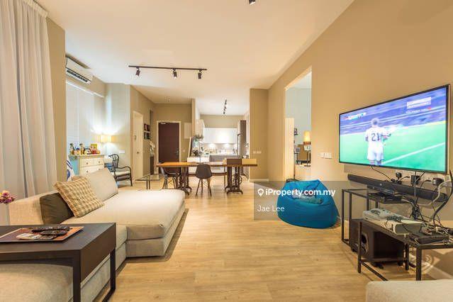 Light Collection 2 Sea View Corner Unit Freehold 2100sf