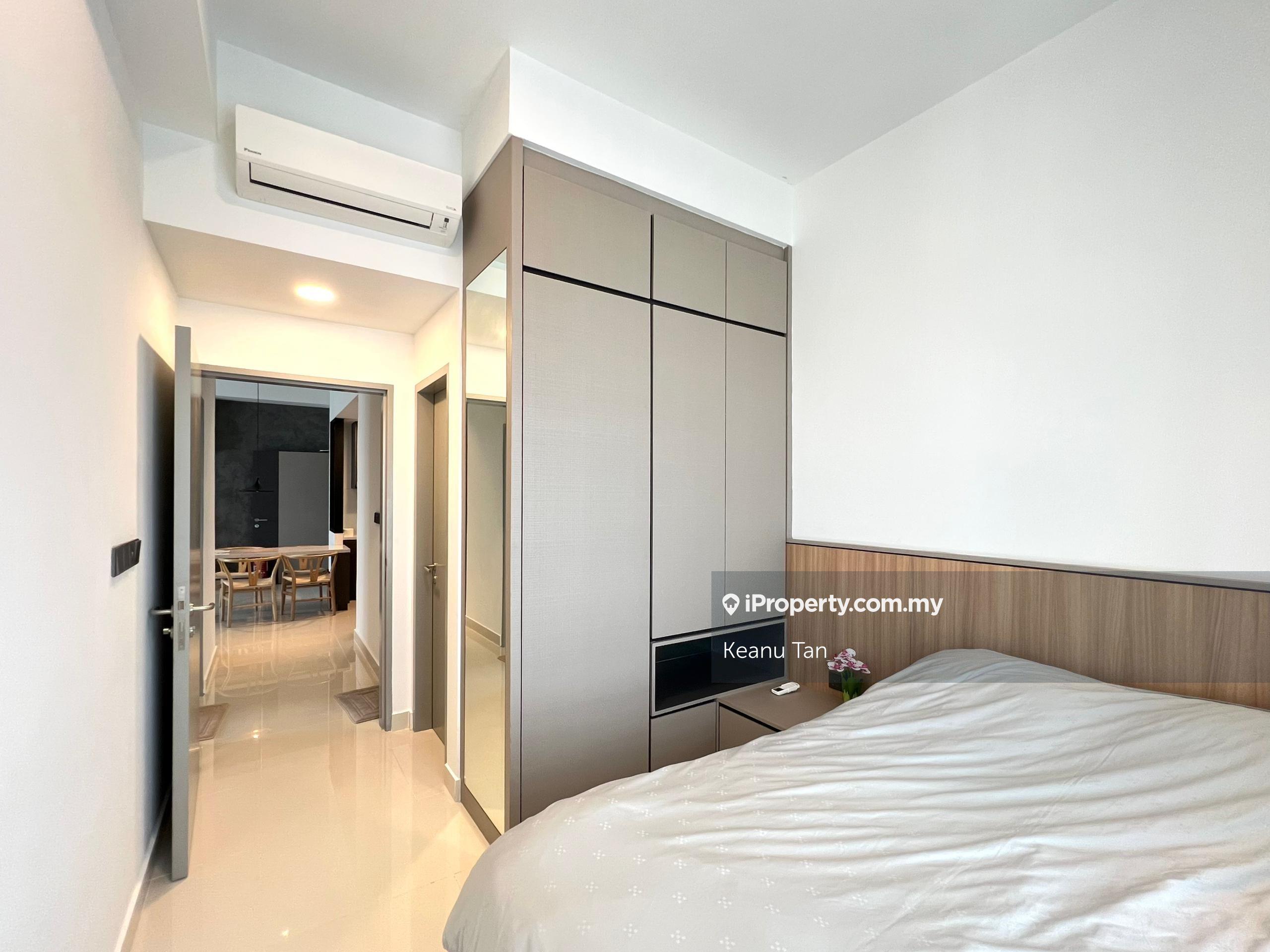 Freehold, Below Market Value, Renovated 2 Bedrooms w/ 1 Carpark
