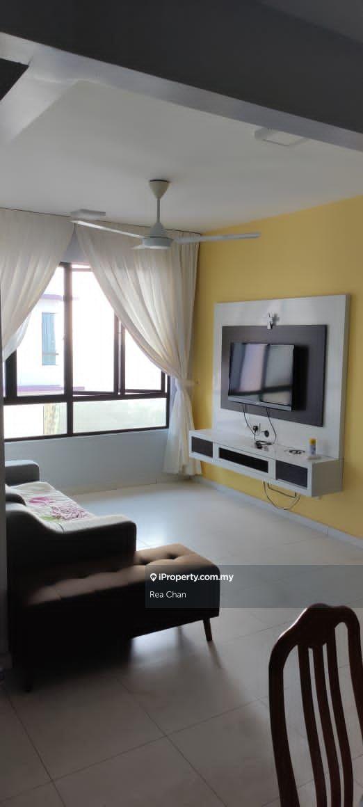 High Floor, Corner Lot, Good Condition