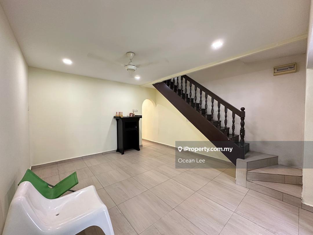 Seri Kembangan, Serdang Jaya, 2 Storey for sale