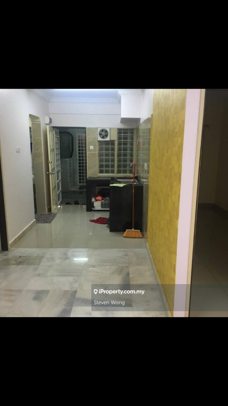 Laman Damai (partly furnished,super condition)
