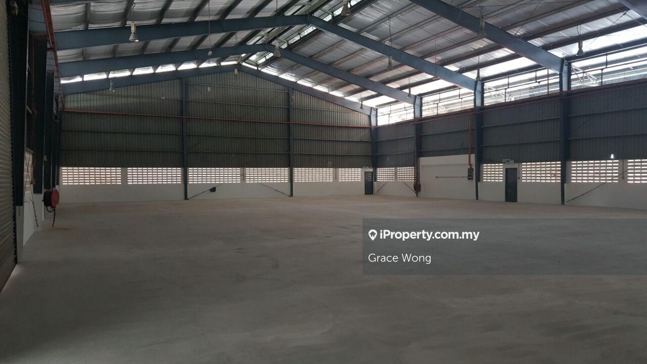 Factory Facing Main Road For Sale Located in Rawang Bukit Beruntung