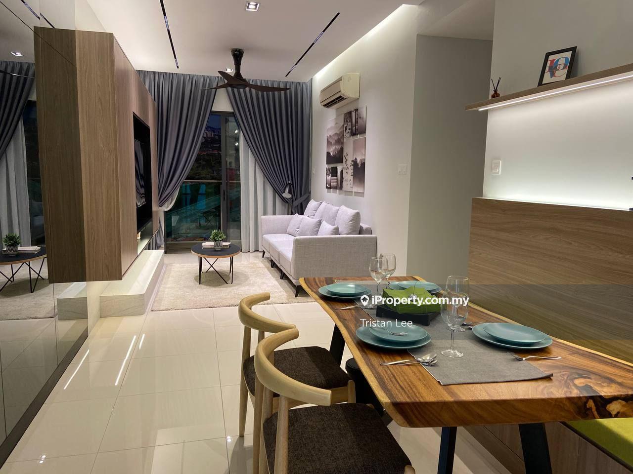 Freehold, Low Dense Perfect for Own Stay, 400m to 2 LRT Stations!