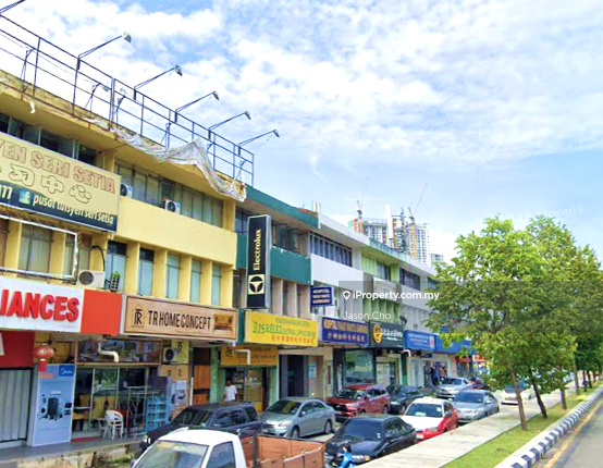 3 Storey Endlot shop lot at Jalan Genting Kelang for sale