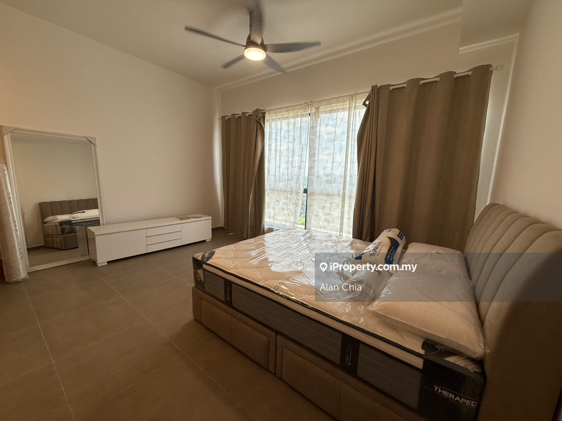 Brand new mossaz studio actual unit with fully furnish, facing forest