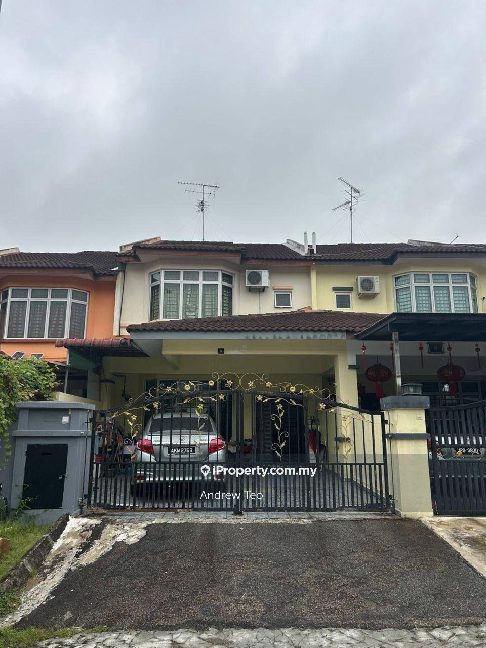 Ehsan Jaya, ej 6, hot area 2 storey house for Sale