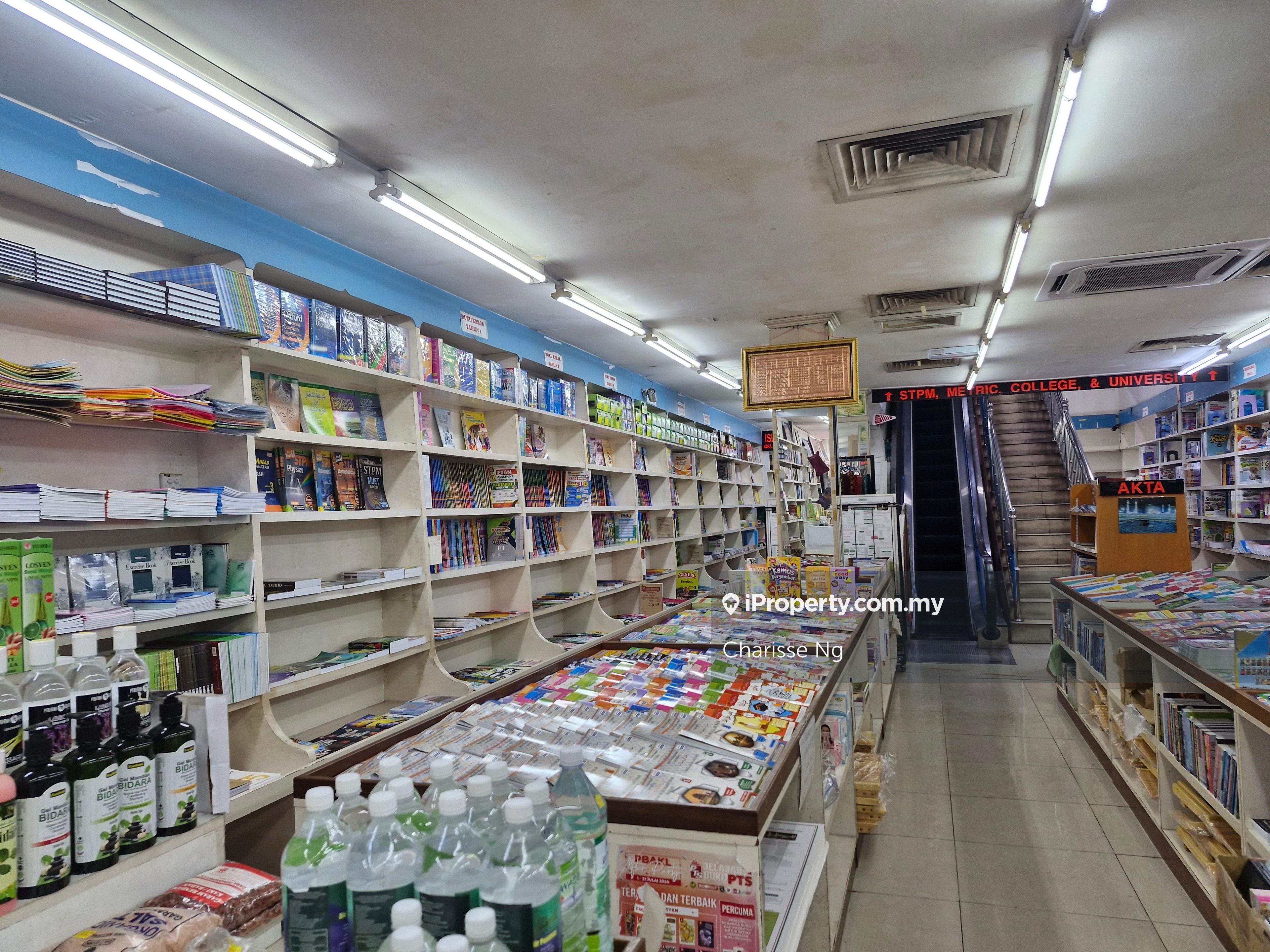 2 Storey Shoplot Facing Mainroad with Elevator & Good For Investment