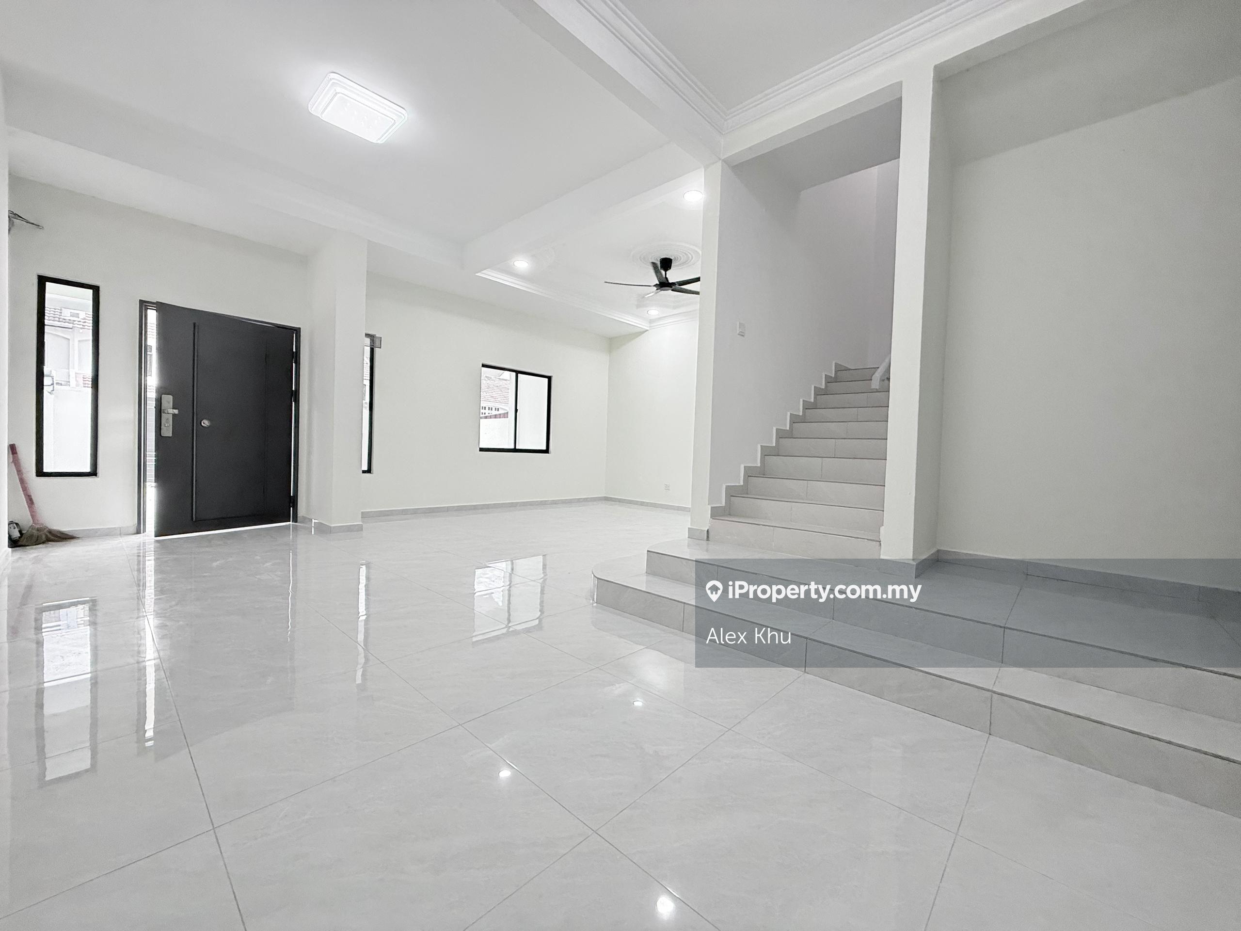 Mutiara Rini Jln Hang Tuah Double Storey House For Sale