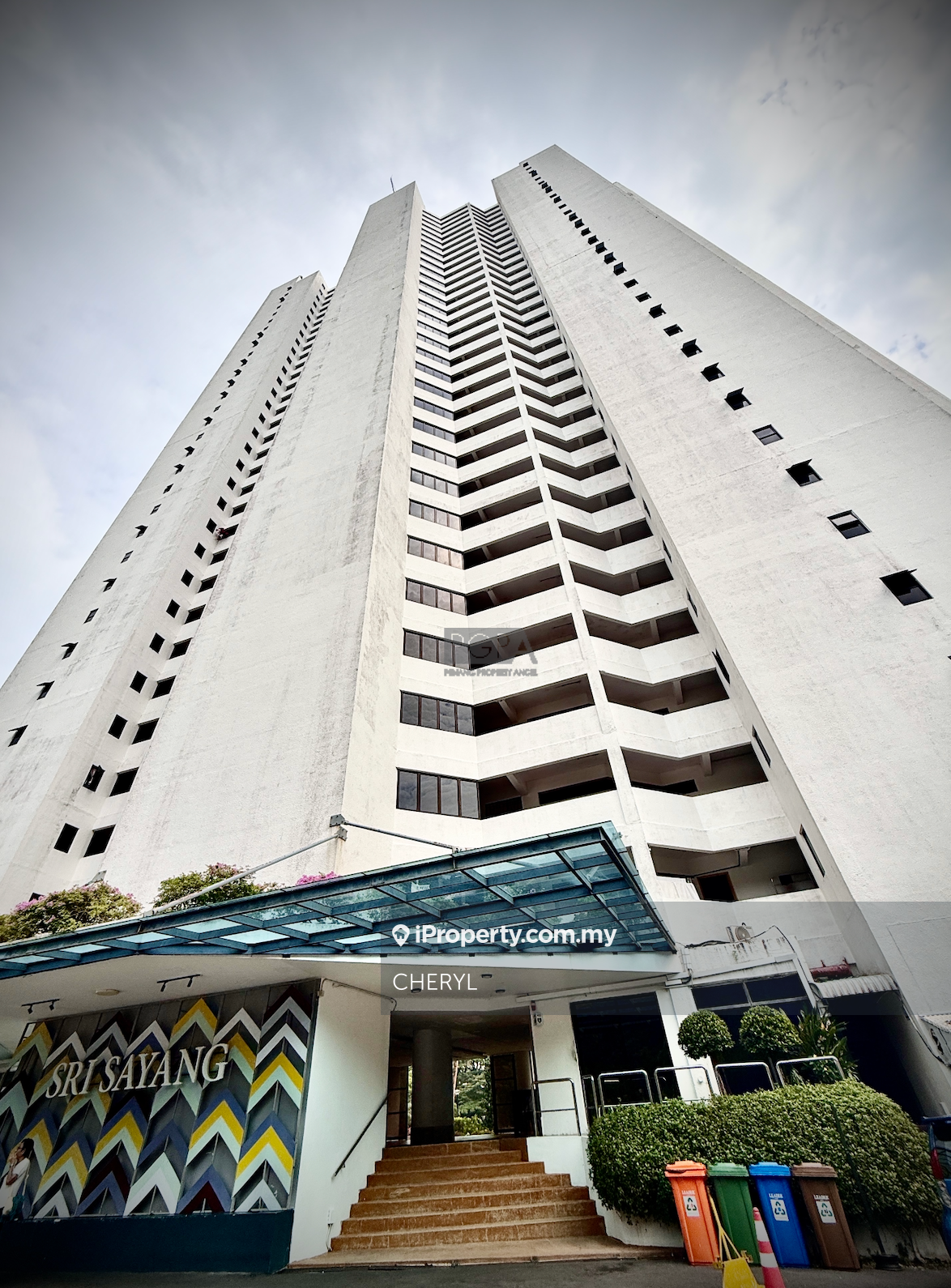 Sri Sayang Condominium in Batu Ferringhi (High Floor Corner Unit)