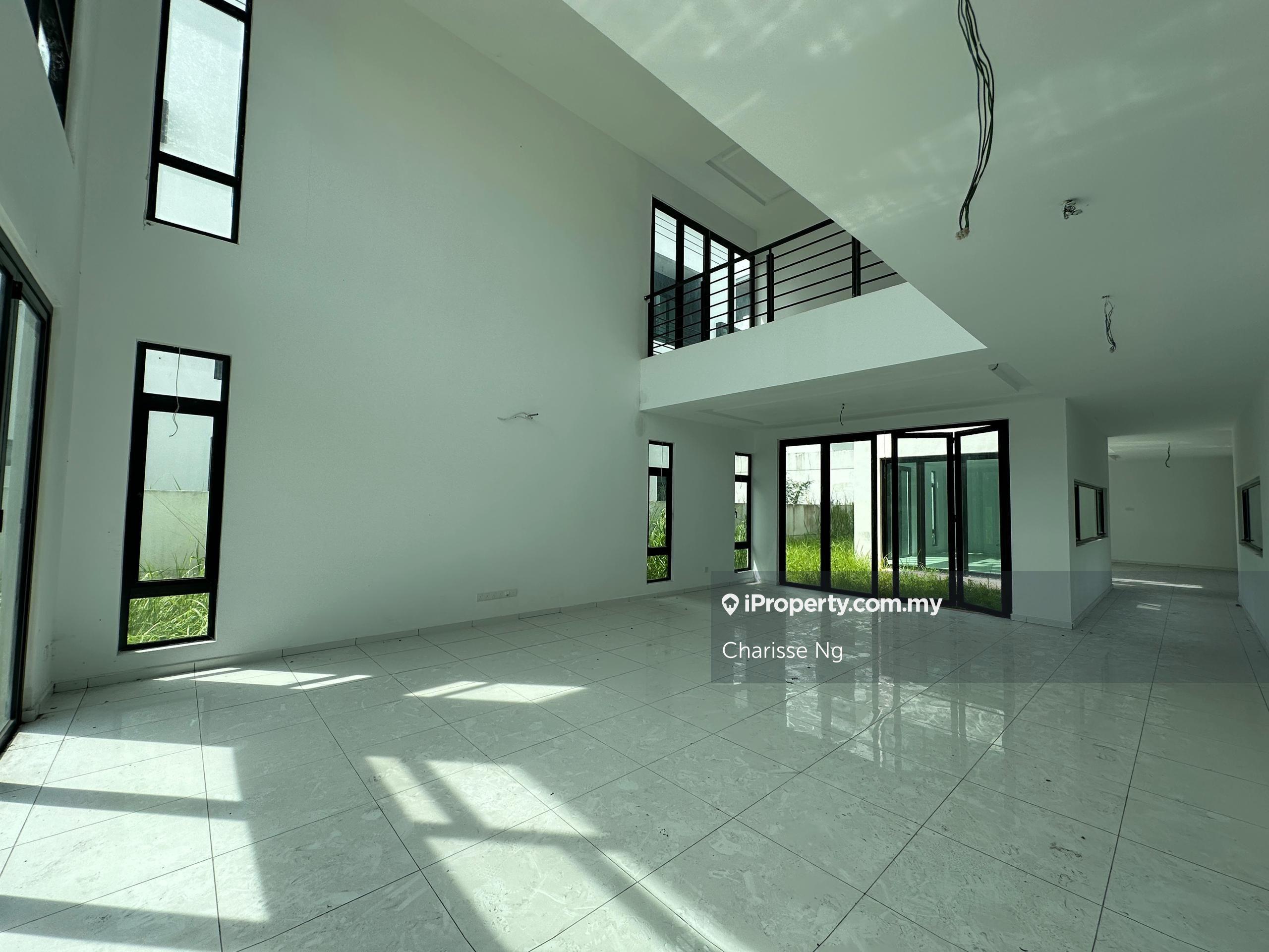 Brand New 2.5 Storey Bungalow Need Renovation & Double Colume Bliss