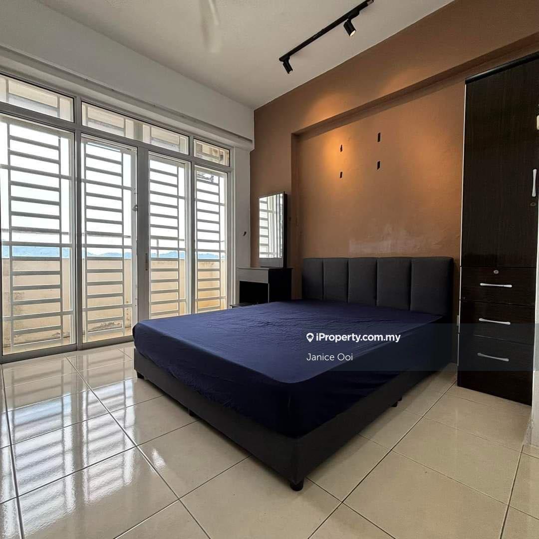 D piazza condo Bayan baru unfurnished for sale