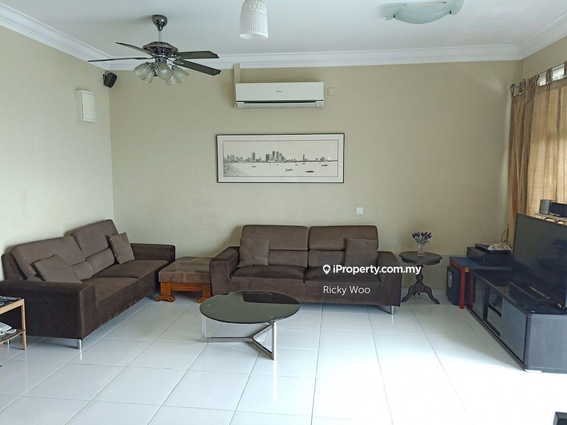 Corner unit at Sky Executive Suite Bukit Indah for sale